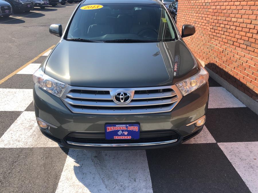 2013 Toyota Highlander 4WD 4dr V6 SE, available for sale in Waterbury, Connecticut | National Auto Brokers, Inc.. Waterbury, Connecticut 2013 Toyota Highlander 4WD 4dr V6 SE, available for sale in Waterbury, Connecticut | National Auto Brokers, Inc.. Waterbury, Connecticut