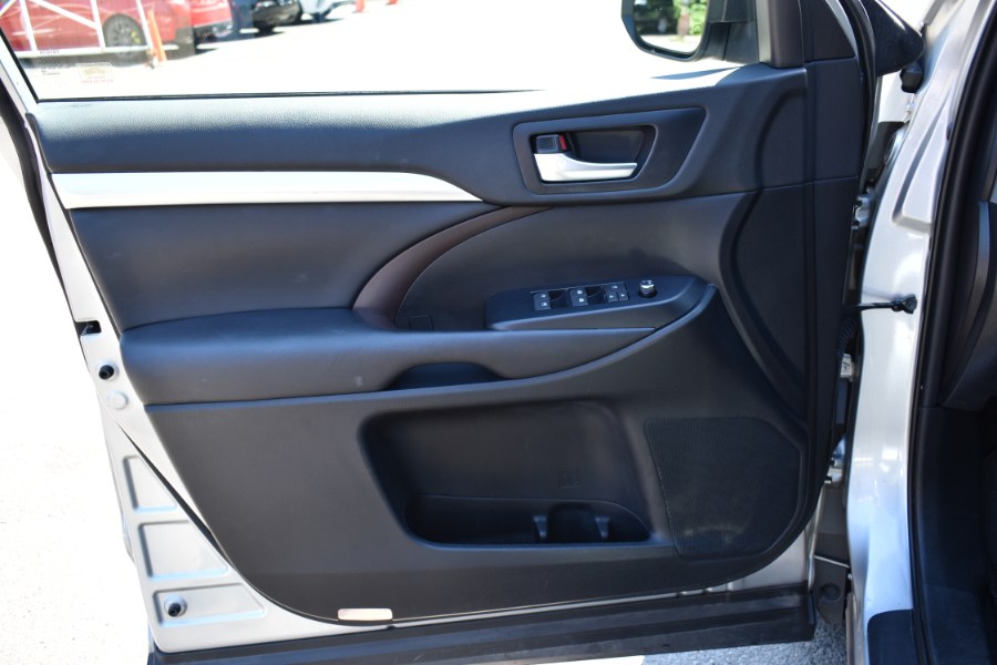 2019 Toyota Highlander XLE V6 AWD, available for sale in Waterbury, Connecticut | Highline Car Connection. Waterbury, Connecticut 2019 Toyota Highlander XLE V6 AWD, available for sale in Waterbury, Connecticut | Highline Car Connection. Waterbury, Connecticut