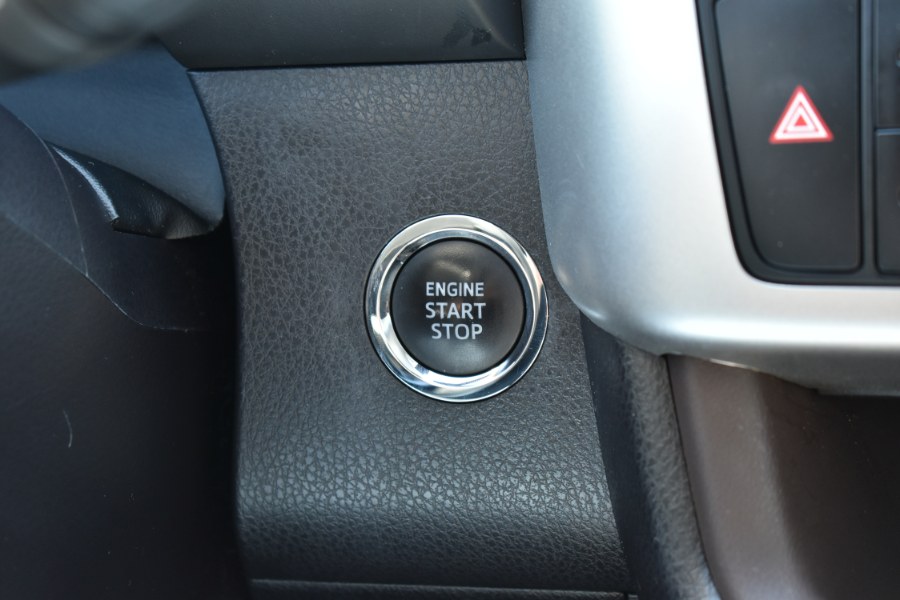 2019 Toyota Highlander XLE V6 AWD, available for sale in Waterbury, Connecticut | Highline Car Connection. Waterbury, Connecticut 2019 Toyota Highlander XLE V6 AWD, available for sale in Waterbury, Connecticut | Highline Car Connection. Waterbury, Connecticut