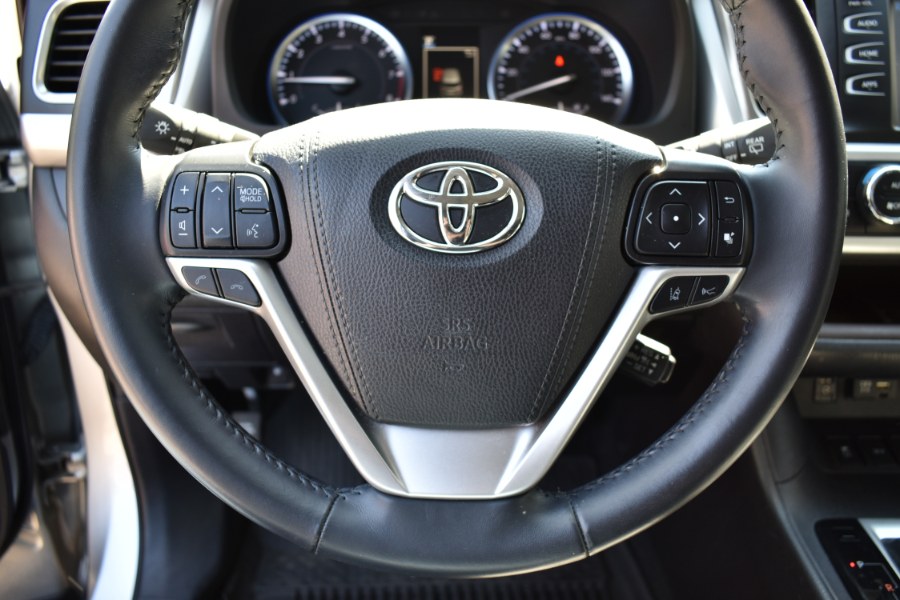 2019 Toyota Highlander XLE V6 AWD, available for sale in Waterbury, Connecticut | Highline Car Connection. Waterbury, Connecticut 2019 Toyota Highlander XLE V6 AWD, available for sale in Waterbury, Connecticut | Highline Car Connection. Waterbury, Connecticut