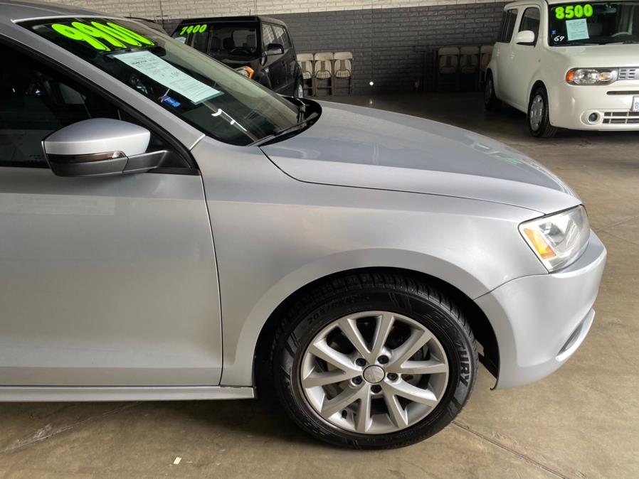 2011 Volkswagen Jetta Sedan 4dr Auto SE w/Convenience & Sunroof PZEV, available for sale in Garden Grove, California | U Save Auto Auction. Garden Grove, California 2011 Volkswagen Jetta Sedan 4dr Auto SE w/Convenience & Sunroof PZEV, available for sale in Garden Grove, California | U Save Auto Auction. Garden Grove, California