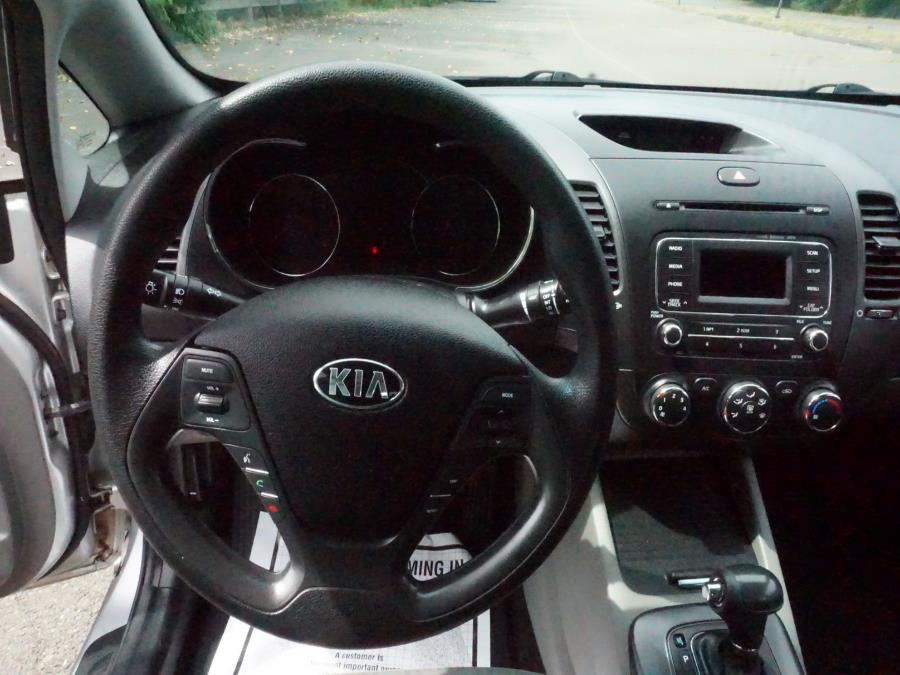 2015 Kia Forte 4dr Sdn Auto LX, available for sale in New Britain, Connecticut | Supreme Automotive. New Britain, Connecticut 2015 Kia Forte 4dr Sdn Auto LX, available for sale in New Britain, Connecticut | Supreme Automotive. New Britain, Connecticut