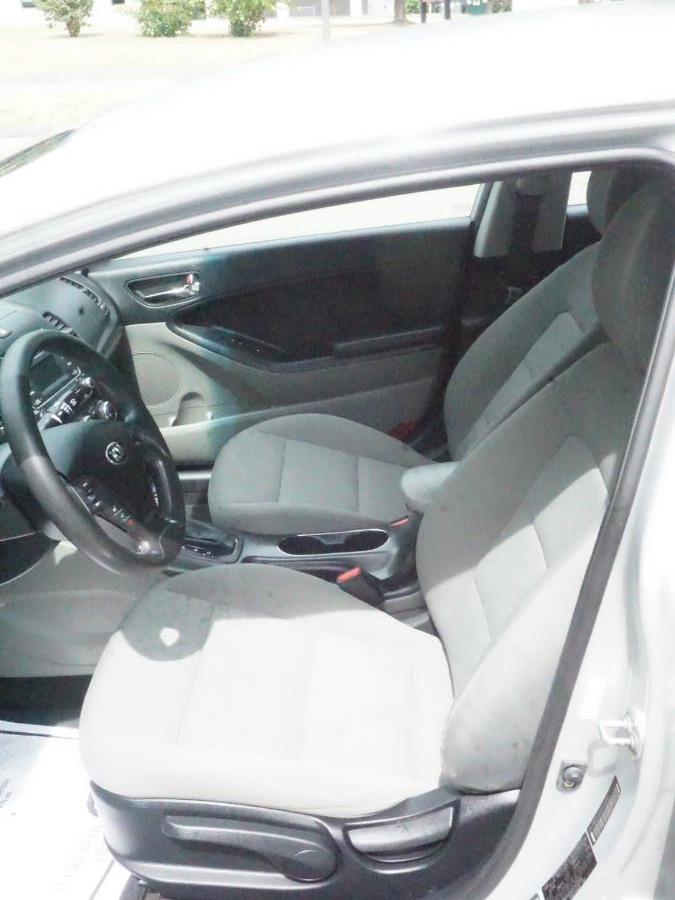 2015 Kia Forte 4dr Sdn Auto LX, available for sale in New Britain, Connecticut | Supreme Automotive. New Britain, Connecticut 2015 Kia Forte 4dr Sdn Auto LX, available for sale in New Britain, Connecticut | Supreme Automotive. New Britain, Connecticut