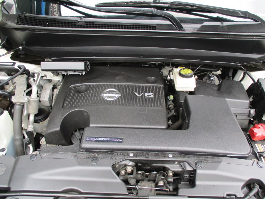 Used Nissan Pathfinder 4WD 4dr SV 2015 | Cos Central Auto. Meriden, Connecticut Used Nissan Pathfinder 4WD 4dr SV 2015 | Cos Central Auto. Meriden, Connecticut