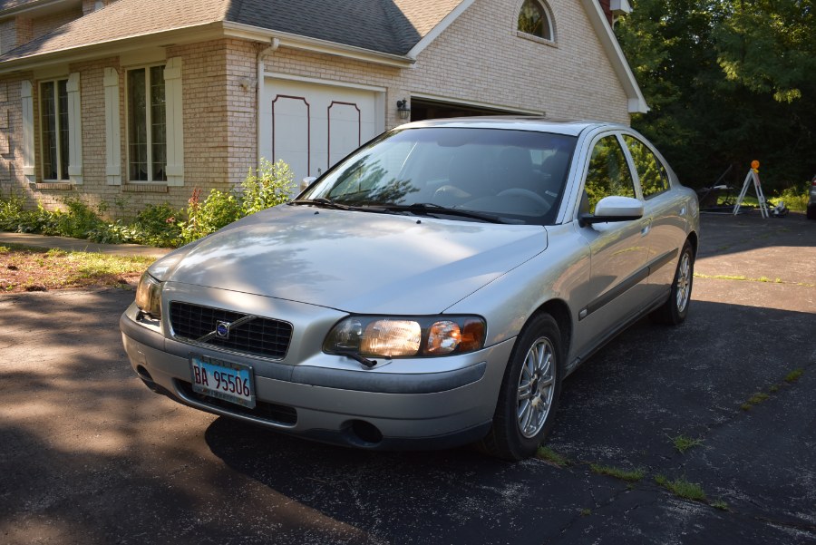 Used Volvo S60 2.4L Auto w/Sunroof 2004 | Showcase of Cycles. Plainfield, Illinois