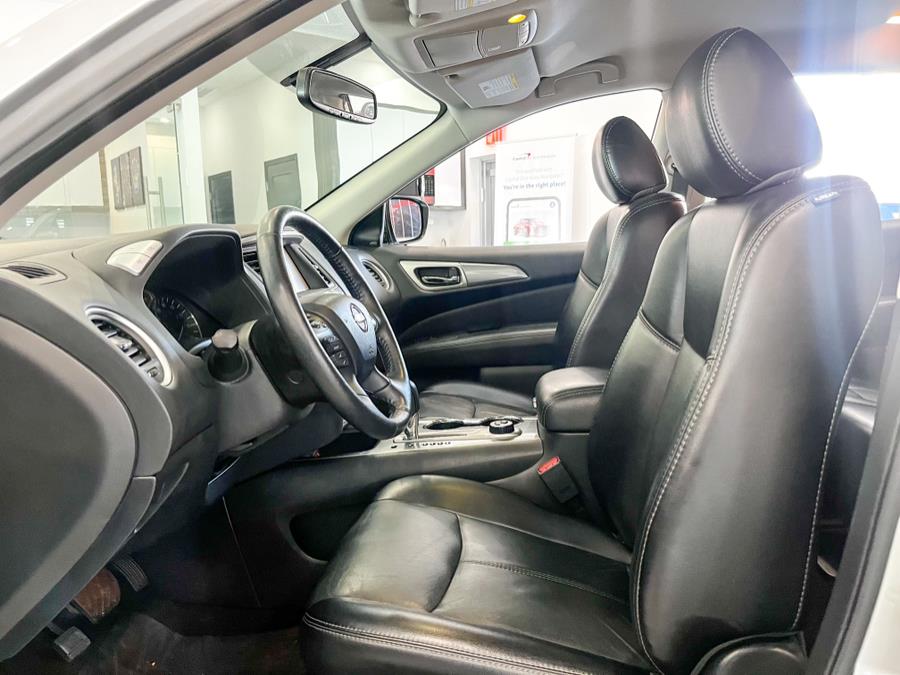 2020 Nissan Pathfinder 4x4 SL, available for sale in Franklin Square, New York | Luxury Motor Club. Franklin Square, New York 2020 Nissan Pathfinder 4x4 SL, available for sale in Franklin Square, New York | Luxury Motor Club. Franklin Square, New York