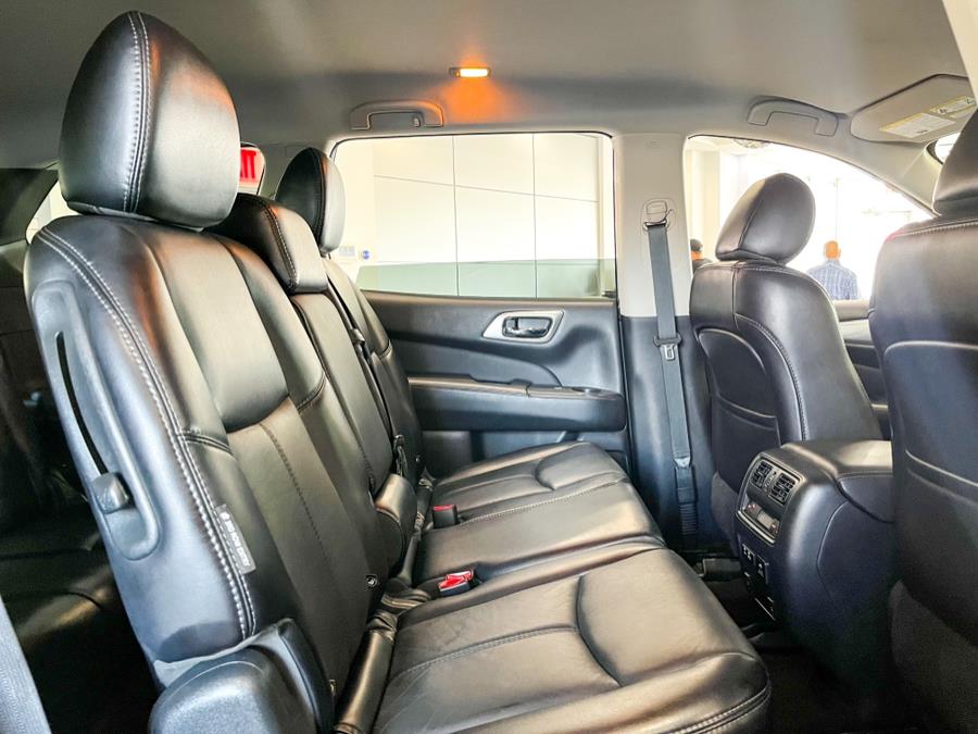 2020 Nissan Pathfinder 4x4 SL, available for sale in Franklin Square, New York | Luxury Motor Club. Franklin Square, New York 2020 Nissan Pathfinder 4x4 SL, available for sale in Franklin Square, New York | Luxury Motor Club. Franklin Square, New York