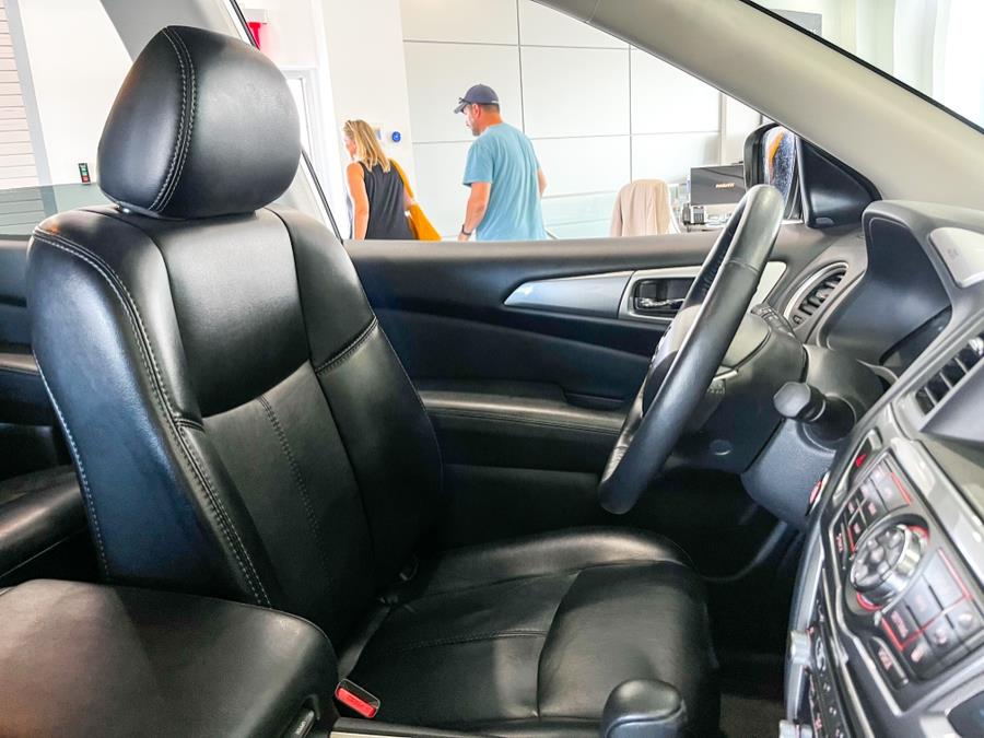 2020 Nissan Pathfinder 4x4 SL, available for sale in Franklin Square, New York | Luxury Motor Club. Franklin Square, New York 2020 Nissan Pathfinder 4x4 SL, available for sale in Franklin Square, New York | Luxury Motor Club. Franklin Square, New York