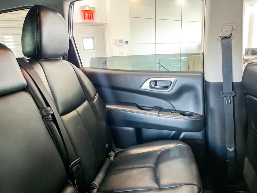2020 Nissan Pathfinder 4x4 SL, available for sale in Franklin Square, New York | Luxury Motor Club. Franklin Square, New York 2020 Nissan Pathfinder 4x4 SL, available for sale in Franklin Square, New York | Luxury Motor Club. Franklin Square, New York