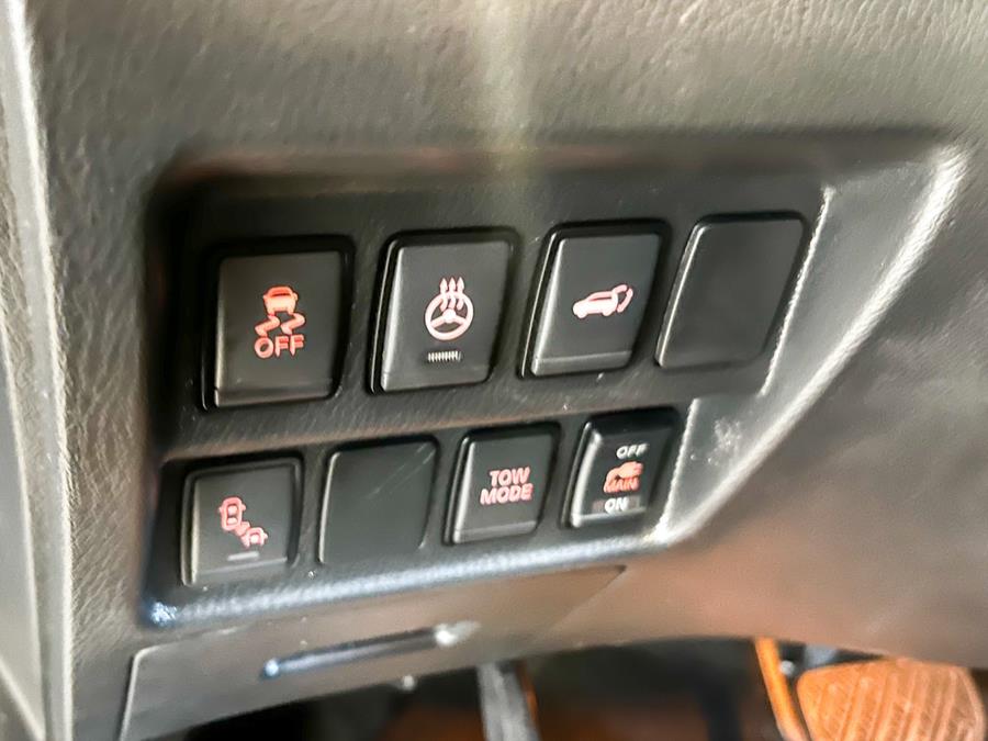 2020 Nissan Pathfinder 4x4 SL, available for sale in Franklin Square, New York | Luxury Motor Club. Franklin Square, New York 2020 Nissan Pathfinder 4x4 SL, available for sale in Franklin Square, New York | Luxury Motor Club. Franklin Square, New York