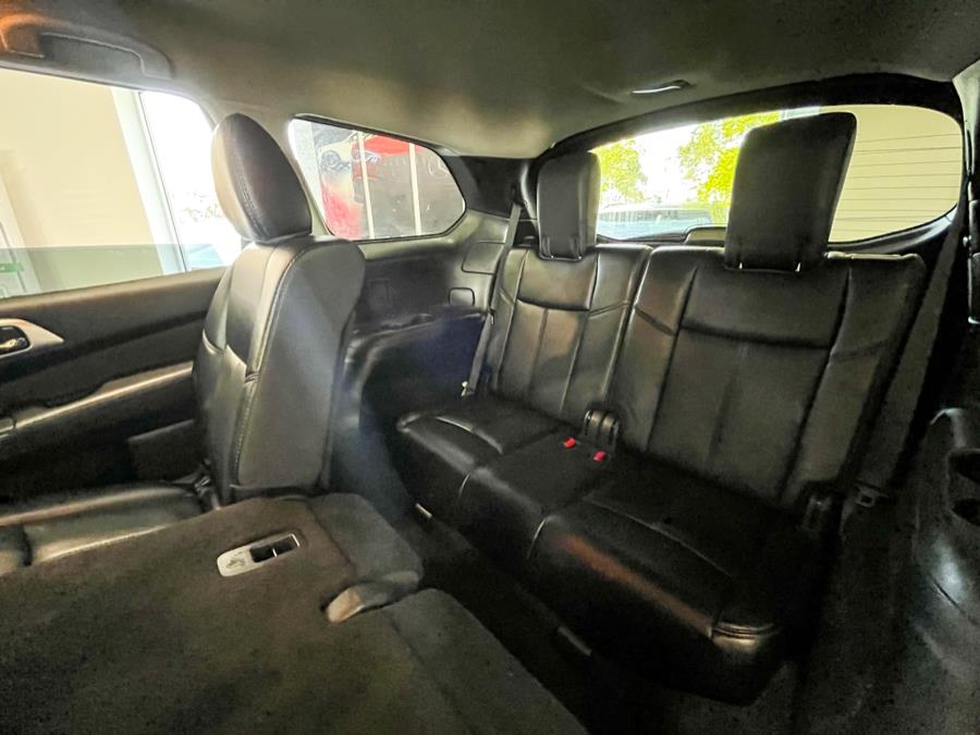 2020 Nissan Pathfinder 4x4 SL, available for sale in Franklin Square, New York | Luxury Motor Club. Franklin Square, New York 2020 Nissan Pathfinder 4x4 SL, available for sale in Franklin Square, New York | Luxury Motor Club. Franklin Square, New York