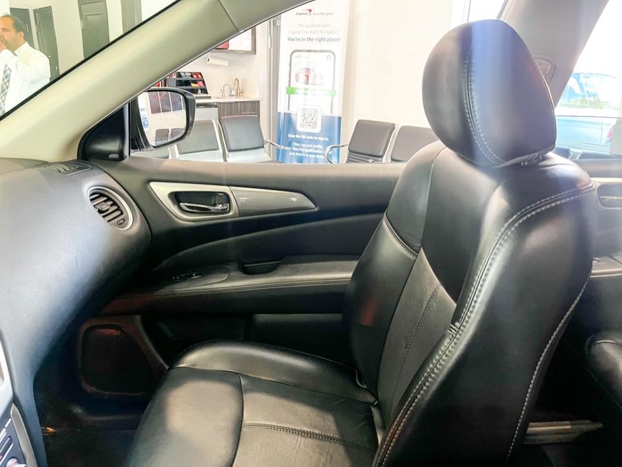 2020 Nissan Pathfinder 4x4 SL, available for sale in Franklin Square, New York | Luxury Motor Club. Franklin Square, New York 2020 Nissan Pathfinder 4x4 SL, available for sale in Franklin Square, New York | Luxury Motor Club. Franklin Square, New York