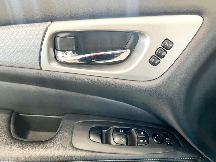 2020 Nissan Pathfinder 4x4 SL, available for sale in Franklin Square, New York | Luxury Motor Club. Franklin Square, New York 2020 Nissan Pathfinder 4x4 SL, available for sale in Franklin Square, New York | Luxury Motor Club. Franklin Square, New York