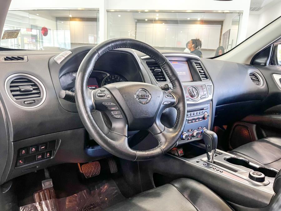 2020 Nissan Pathfinder 4x4 SL, available for sale in Franklin Square, New York | Luxury Motor Club. Franklin Square, New York 2020 Nissan Pathfinder 4x4 SL, available for sale in Franklin Square, New York | Luxury Motor Club. Franklin Square, New York