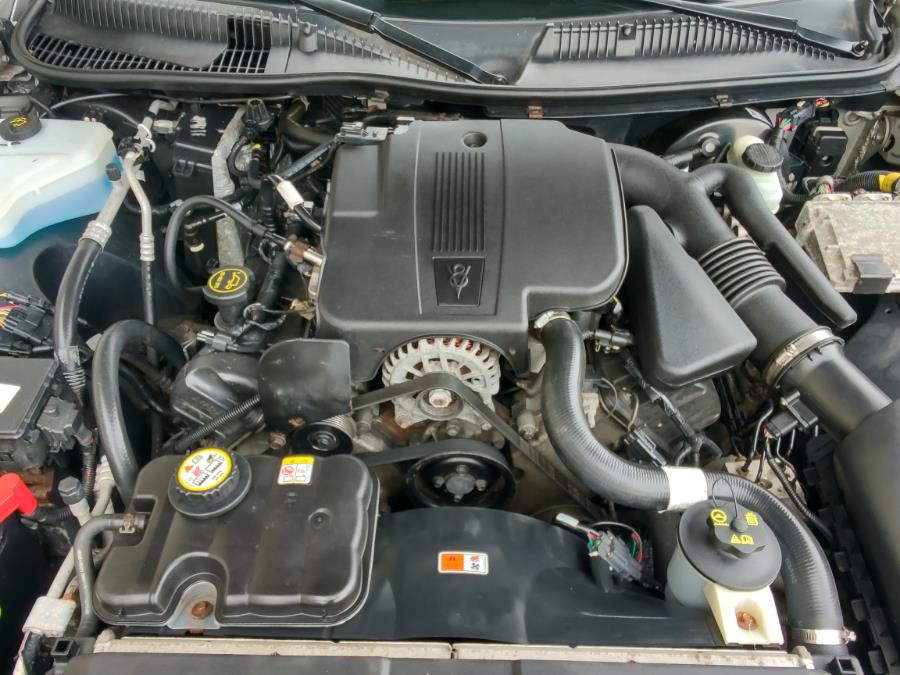 2005 Lincoln Town Car 4dr Sdn Signature, available for sale in Wantagh, New York | Alpine Motors Inc. Wantagh, New York 2005 Lincoln Town Car 4dr Sdn Signature, available for sale in Wantagh, New York | Alpine Motors Inc. Wantagh, New York
