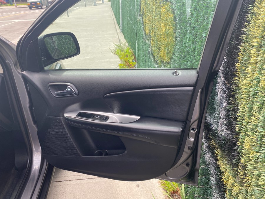 2012 Dodge Journey FWD 4dr American Value Pkg, available for sale in Middle Village, New York | Middle Village Motors . Middle Village, New York 2012 Dodge Journey FWD 4dr American Value Pkg, available for sale in Middle Village, New York | Middle Village Motors . Middle Village, New York
