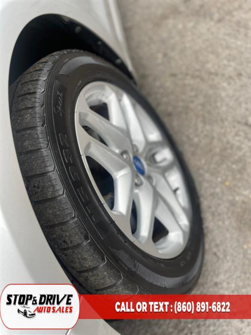 2013 Ford Fusion 4dr Sdn SE FWD, available for sale in East Windsor, Connecticut | Stop & Drive Auto Sales. East Windsor, Connecticut 2013 Ford Fusion 4dr Sdn SE FWD, available for sale in East Windsor, Connecticut | Stop & Drive Auto Sales. East Windsor, Connecticut