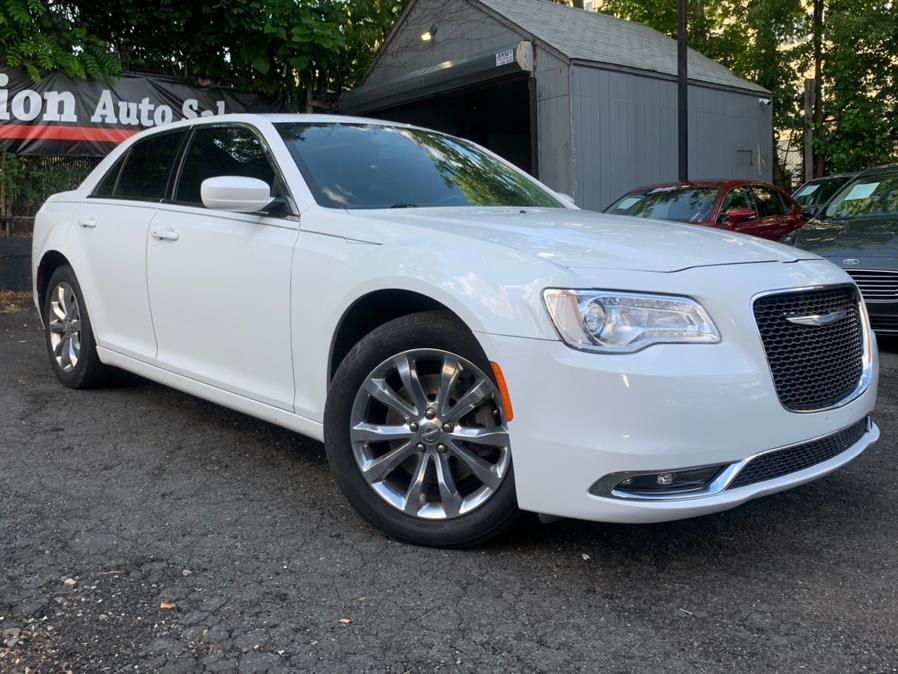 Used Chrysler 300 Limited AWD 2017 | Champion Auto Sales. Newark, New Jersey