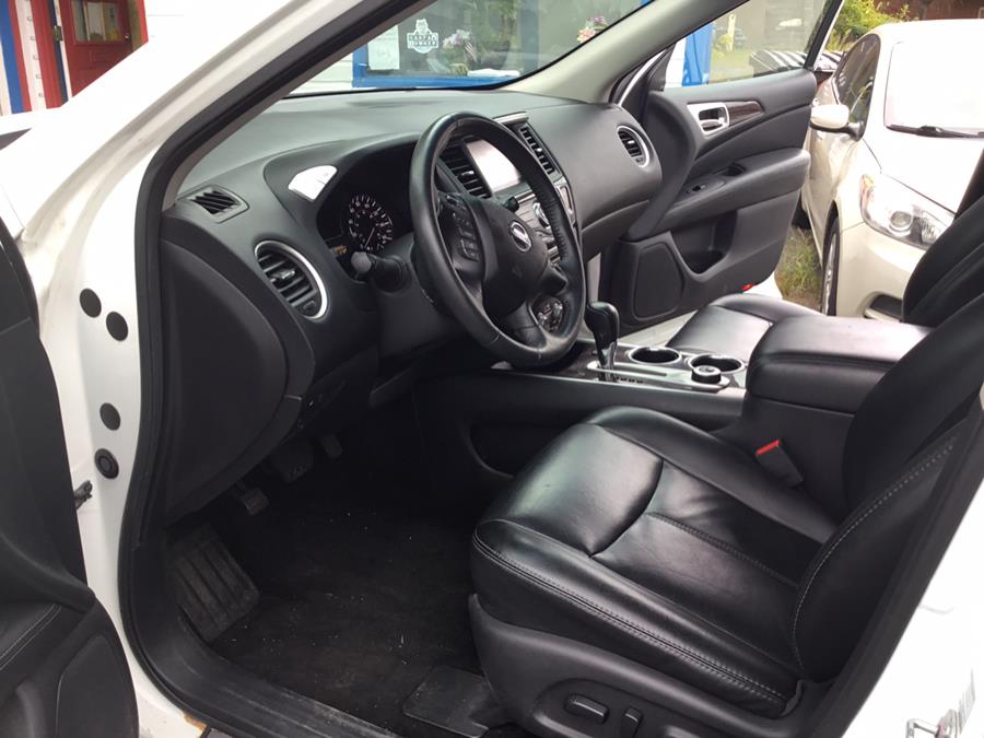 Used Nissan Pathfinder 4WD 4dr SL 2015 | Liberty Motors. Manchester, Connecticut Used Nissan Pathfinder 4WD 4dr SL 2015 | Liberty Motors. Manchester, Connecticut