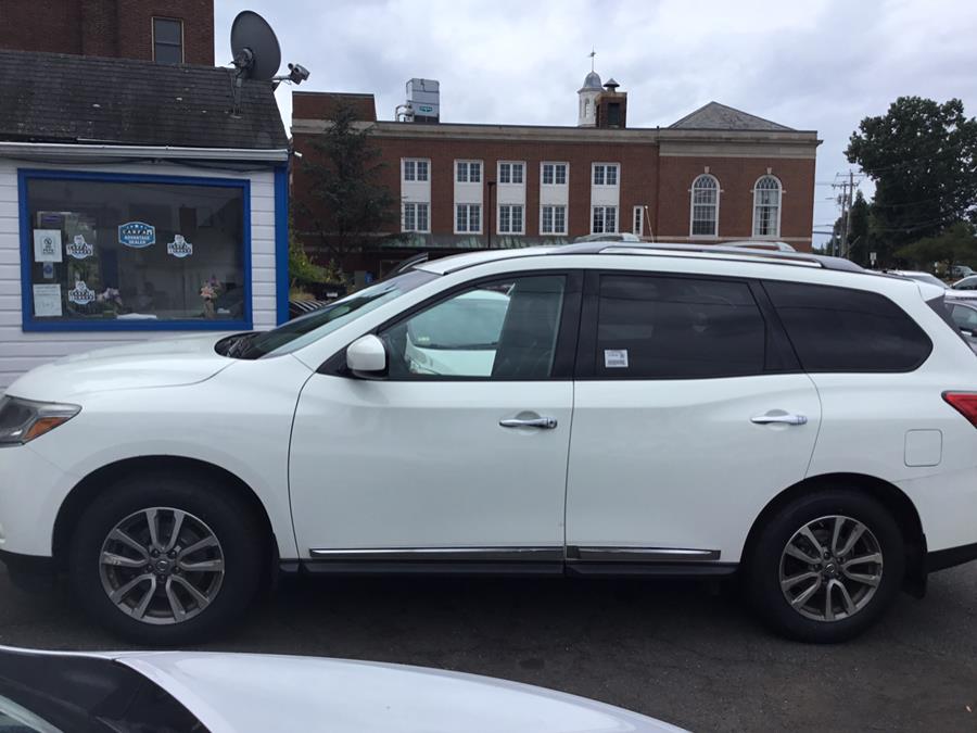 Used Nissan Pathfinder 4WD 4dr SL 2015 | Liberty Motors. Manchester, Connecticut Used Nissan Pathfinder 4WD 4dr SL 2015 | Liberty Motors. Manchester, Connecticut