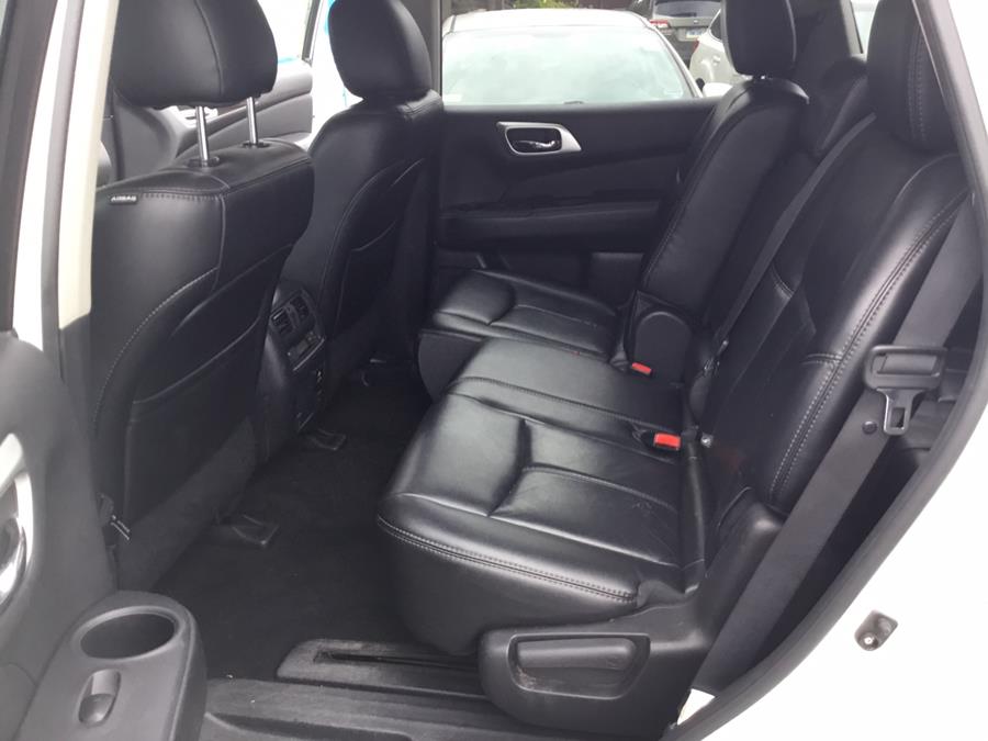 Used Nissan Pathfinder 4WD 4dr SL 2015 | Liberty Motors. Manchester, Connecticut Used Nissan Pathfinder 4WD 4dr SL 2015 | Liberty Motors. Manchester, Connecticut