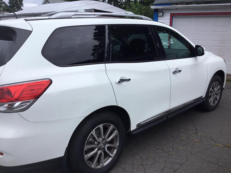 Used Nissan Pathfinder 4WD 4dr SL 2015 | Liberty Motors. Manchester, Connecticut Used Nissan Pathfinder 4WD 4dr SL 2015 | Liberty Motors. Manchester, Connecticut
