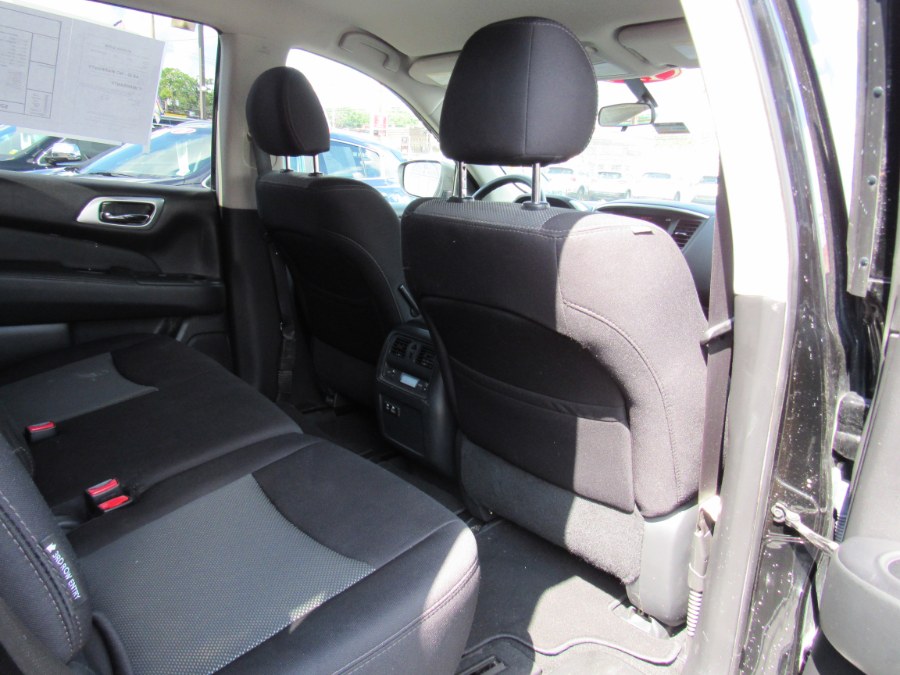 Used Nissan Pathfinder 4x4 S 2019 | NJ Used Cars Center. Irvington, New Jersey Used Nissan Pathfinder 4x4 S 2019 | NJ Used Cars Center. Irvington, New Jersey