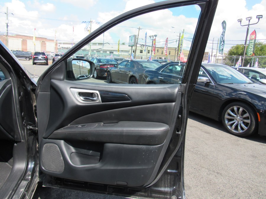 Used Nissan Pathfinder 4x4 S 2019 | NJ Used Cars Center. Irvington, New Jersey Used Nissan Pathfinder 4x4 S 2019 | NJ Used Cars Center. Irvington, New Jersey