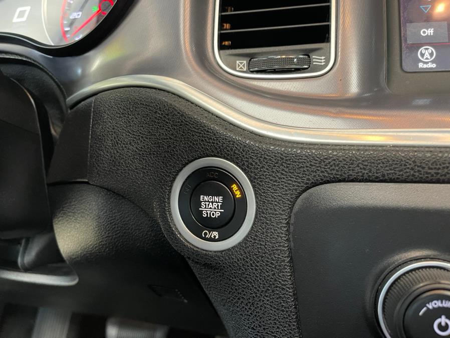 Used Dodge Charger SXT RWD 2019 | 5 Towns Drive. Inwood, New York Used Dodge Charger SXT RWD 2019 | 5 Towns Drive. Inwood, New York