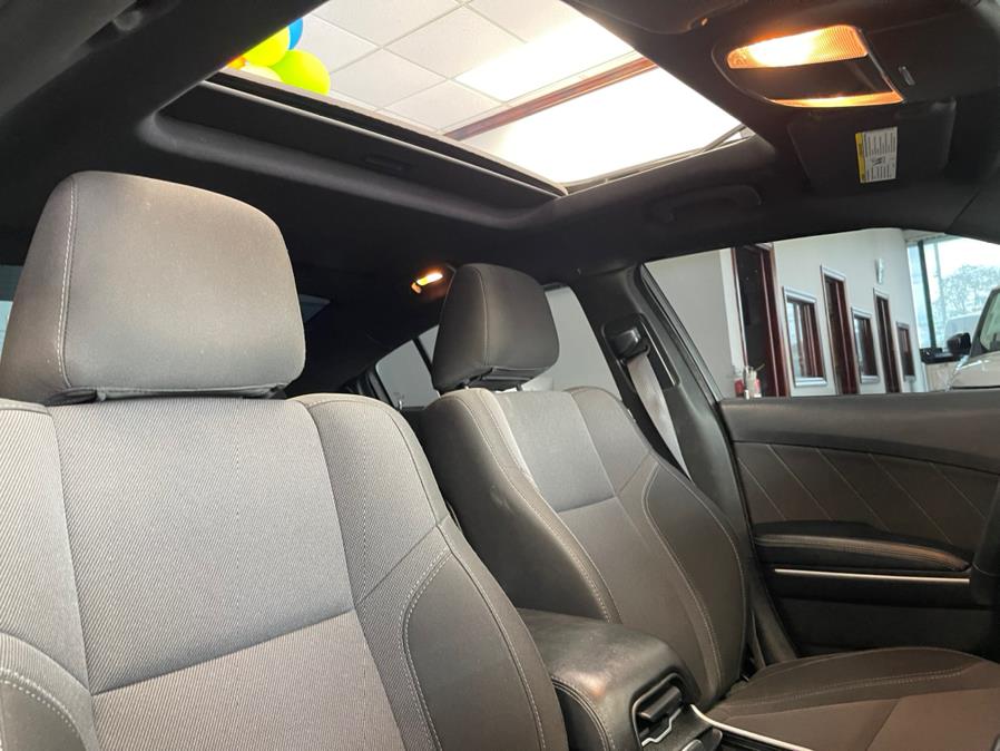 Used Dodge Charger SXT RWD 2019 | 5 Towns Drive. Inwood, New York Used Dodge Charger SXT RWD 2019 | 5 Towns Drive. Inwood, New York