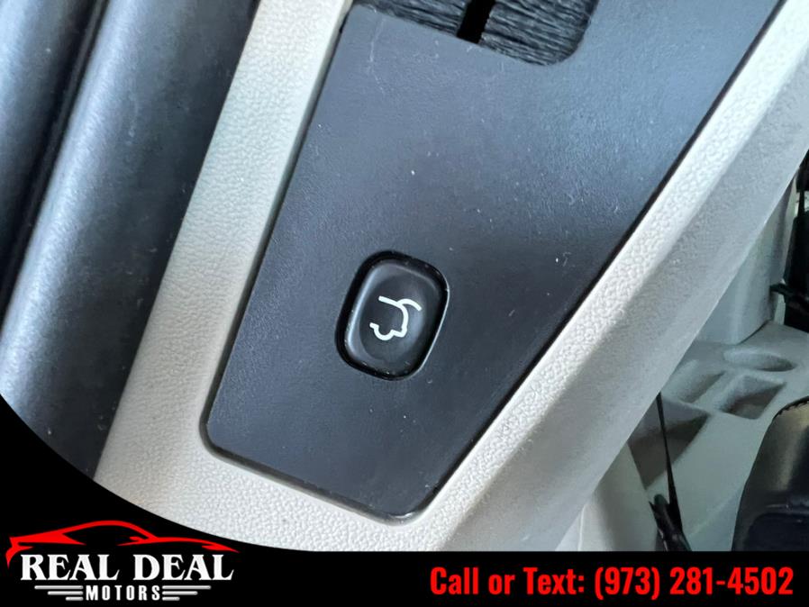 Used Chrysler Town & Country 4dr Wgn Touring-L 2014 | Real Deal Motors. Lodi, New Jersey Used Chrysler Town & Country 4dr Wgn Touring-L 2014 | Real Deal Motors. Lodi, New Jersey