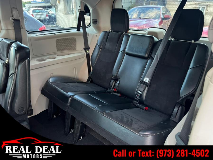 Used Chrysler Town & Country 4dr Wgn Touring-L 2014 | Real Deal Motors. Lodi, New Jersey Used Chrysler Town & Country 4dr Wgn Touring-L 2014 | Real Deal Motors. Lodi, New Jersey
