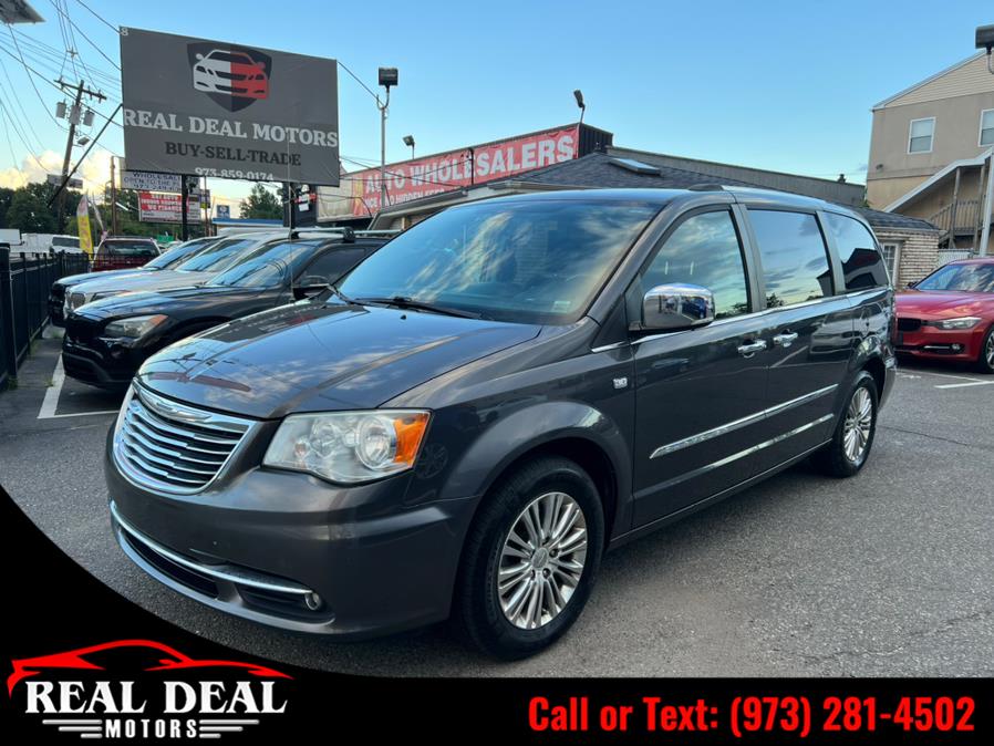 Used Chrysler Town & Country 4dr Wgn Touring-L 2014 | Real Deal Motors. Lodi, New Jersey