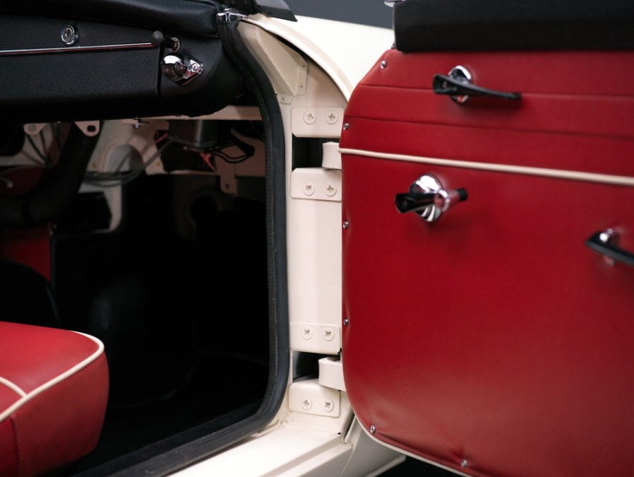 Used MG B 2 Door Convertible 1965 | Meccanic Shop North Inc. North Salem, New York Used MG B 2 Door Convertible 1965 | Meccanic Shop North Inc. North Salem, New York