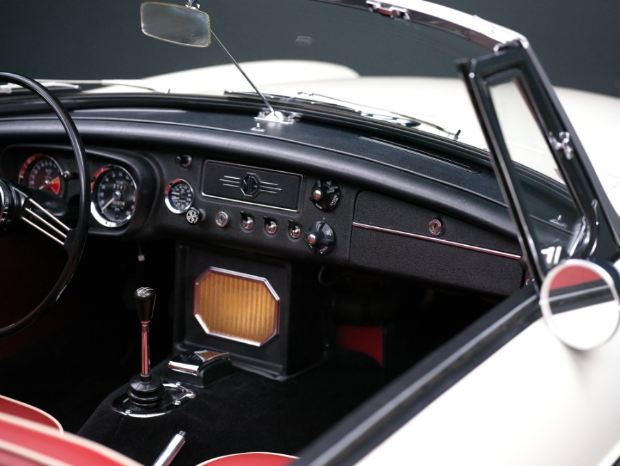 Used MG B 2 Door Convertible 1965 | Meccanic Shop North Inc. North Salem, New York Used MG B 2 Door Convertible 1965 | Meccanic Shop North Inc. North Salem, New York