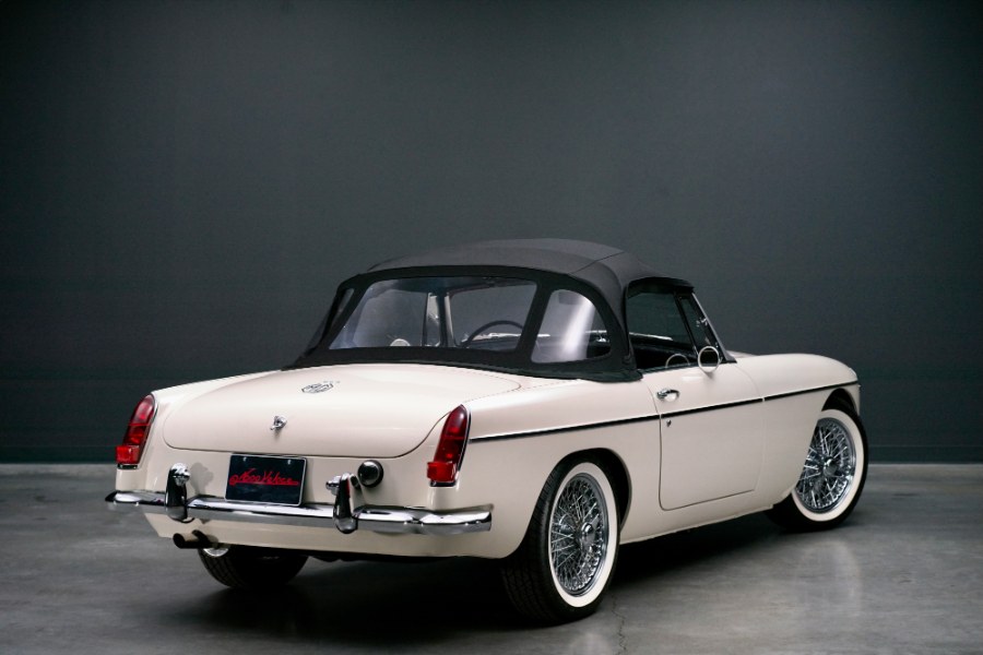 Used MG B 2 Door Convertible 1965 | Meccanic Shop North Inc. North Salem, New York Used MG B 2 Door Convertible 1965 | Meccanic Shop North Inc. North Salem, New York