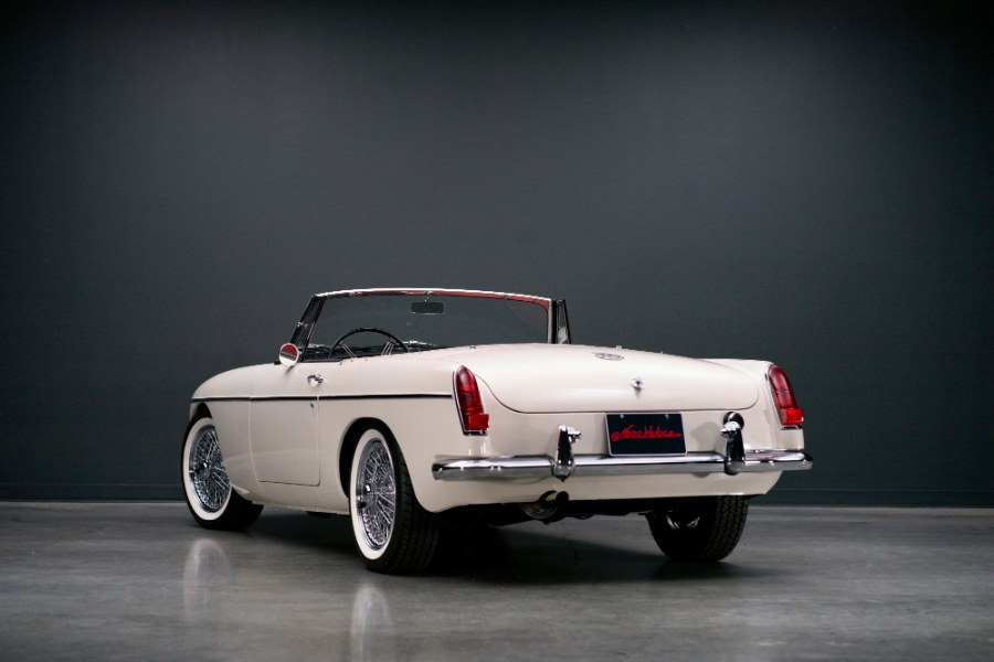 Used MG B 2 Door Convertible 1965 | Meccanic Shop North Inc. North Salem, New York Used MG B 2 Door Convertible 1965 | Meccanic Shop North Inc. North Salem, New York