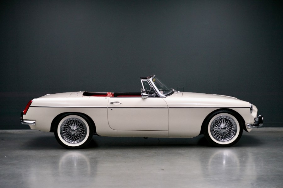 Used MG B 2 Door Convertible 1965 | Meccanic Shop North Inc. North Salem, New York Used MG B 2 Door Convertible 1965 | Meccanic Shop North Inc. North Salem, New York