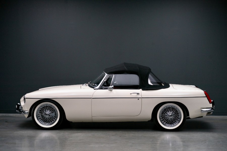 Used MG B 2 Door Convertible 1965 | Meccanic Shop North Inc. North Salem, New York Used MG B 2 Door Convertible 1965 | Meccanic Shop North Inc. North Salem, New York