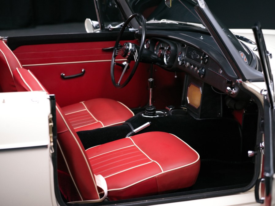 Used MG B 2 Door Convertible 1965 | Meccanic Shop North Inc. North Salem, New York Used MG B 2 Door Convertible 1965 | Meccanic Shop North Inc. North Salem, New York