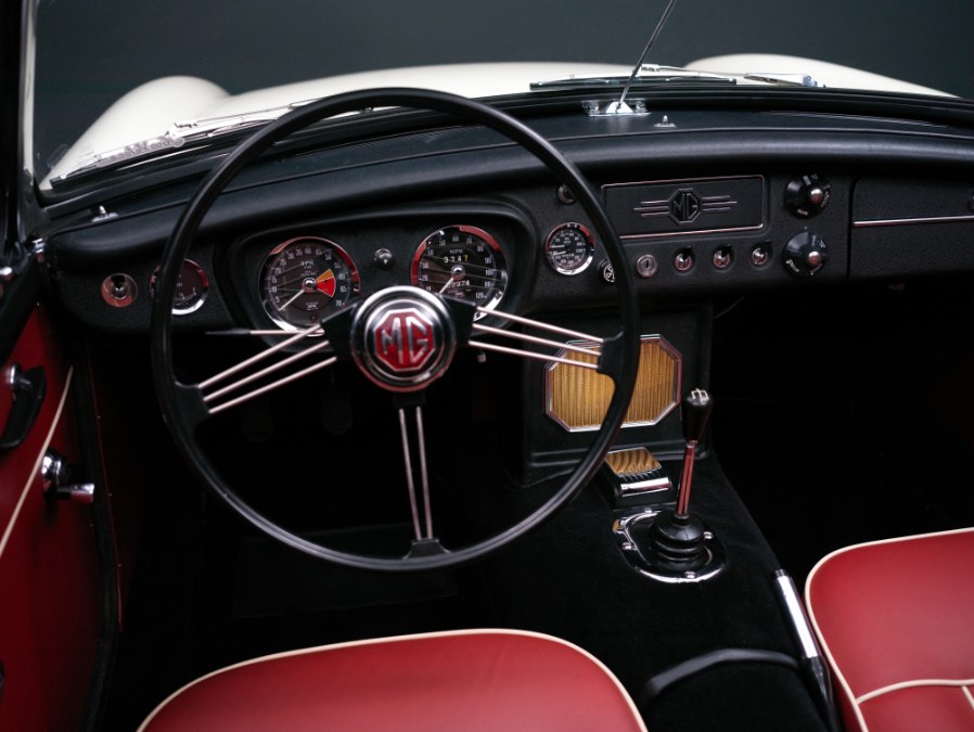 Used MG B 2 Door Convertible 1965 | Meccanic Shop North Inc. North Salem, New York Used MG B 2 Door Convertible 1965 | Meccanic Shop North Inc. North Salem, New York