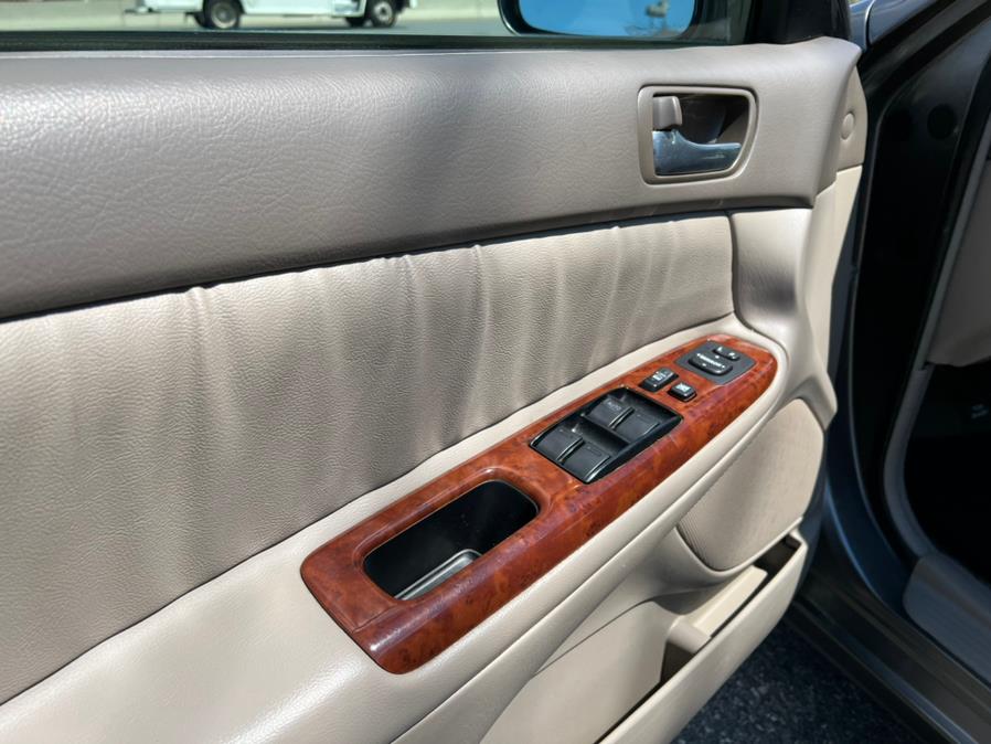 Used Toyota Camry 4dr Sdn XLE V6 Auto (SE) 2005 | Route 46 Auto Sales Inc. Lodi, New Jersey Used Toyota Camry 4dr Sdn XLE V6 Auto (SE) 2005 | Route 46 Auto Sales Inc. Lodi, New Jersey