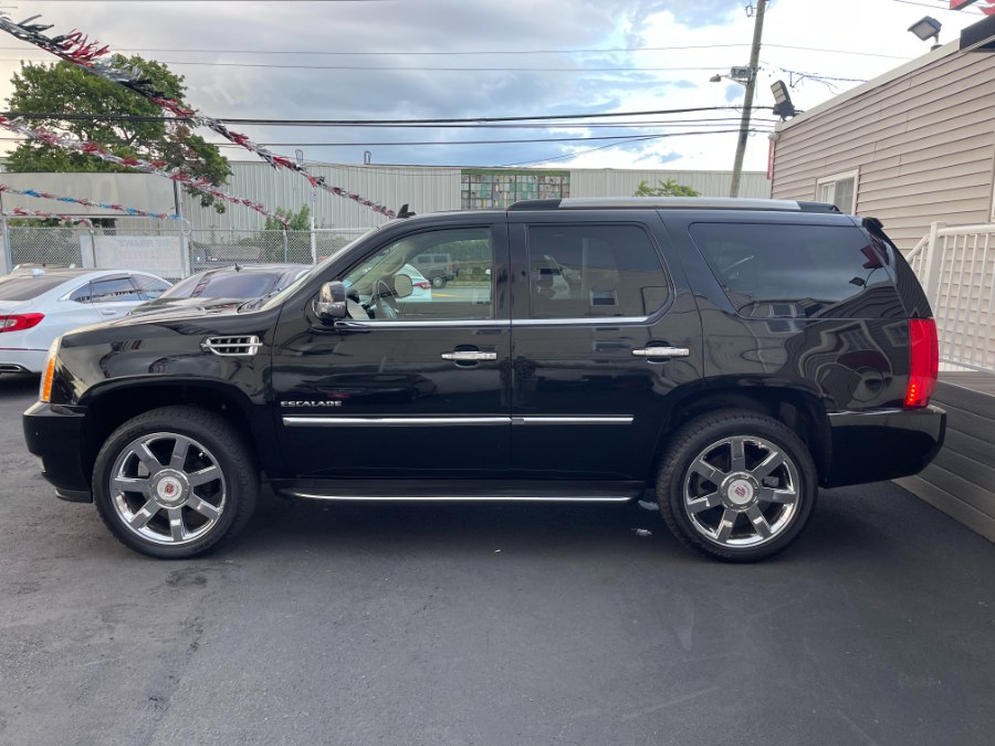 Used Cadillac Escalade AWD 4dr Luxury 2011 | DZ Automall. Paterson, New Jersey