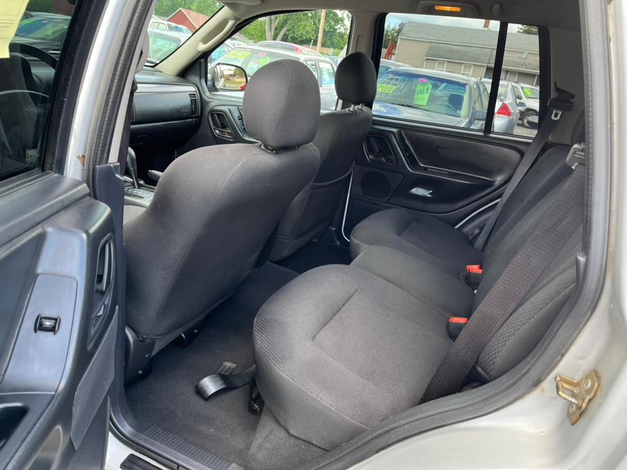 Used Jeep Grand Cherokee 4dr Laredo 4WD 2004 | CT Car Co LLC. East Windsor, Connecticut Used Jeep Grand Cherokee 4dr Laredo 4WD 2004 | CT Car Co LLC. East Windsor, Connecticut