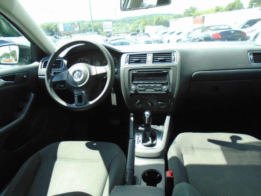 2014 Volkswagen Jetta Sedan 4dr Auto S, available for sale in Waterbury, Connecticut | Jim Juliani Motors. Waterbury, Connecticut