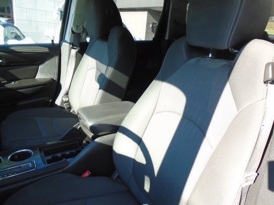 2015 Chevrolet Traverse AWD 4dr LT w/2LT, available for sale in Waterbury, Connecticut | Jim Juliani Motors. Waterbury, Connecticut 2015 Chevrolet Traverse AWD 4dr LT w/2LT, available for sale in Waterbury, Connecticut | Jim Juliani Motors. Waterbury, Connecticut