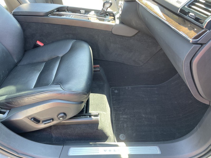 2017 Volvo XC90 T6 AWD 7-Passenger Momentum, available for sale in West Springfield, Massachusetts | Union Street Auto Sales. West Springfield, Massachusetts 2017 Volvo XC90 T6 AWD 7-Passenger Momentum, available for sale in West Springfield, Massachusetts | Union Street Auto Sales. West Springfield, Massachusetts