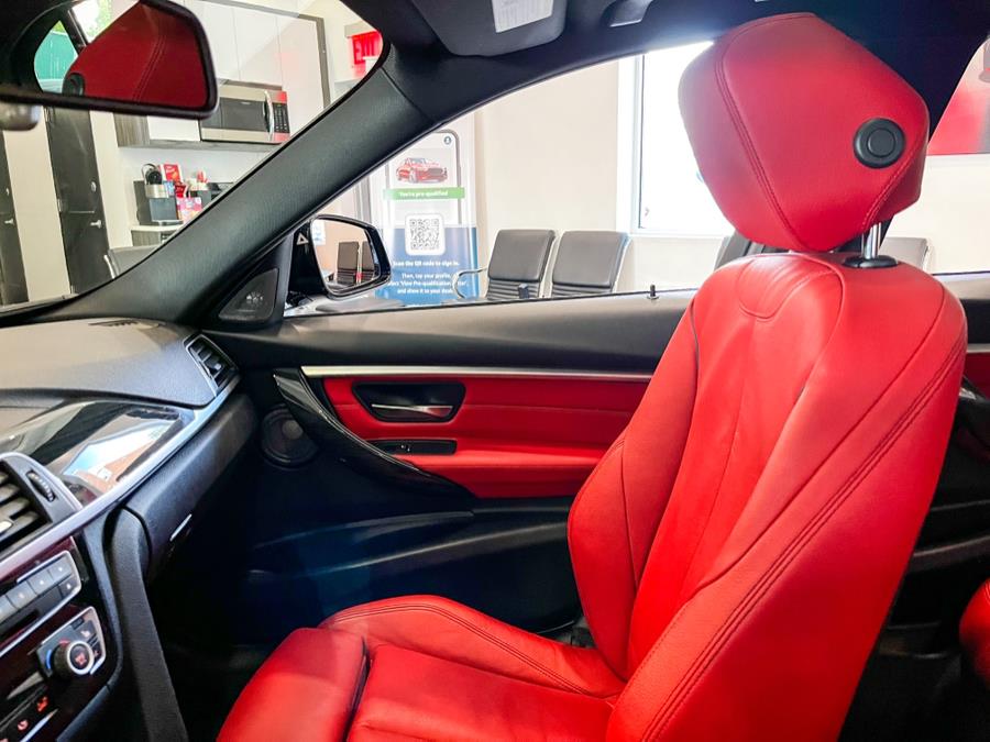 Used BMW 3 Series 330i xDrive Sedan 2018 | Luxury Motor Club. Franklin Square, New York Used BMW 3 Series 330i xDrive Sedan 2018 | Luxury Motor Club. Franklin Square, New York