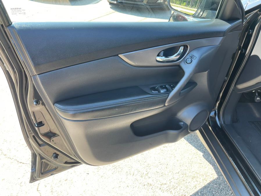 2016 Nissan Rogue AWD 4dr SV, available for sale in South Windsor, Connecticut | Mike And Tony Auto Sales, Inc. South Windsor, Connecticut 2016 Nissan Rogue AWD 4dr SV, available for sale in South Windsor, Connecticut | Mike And Tony Auto Sales, Inc. South Windsor, Connecticut