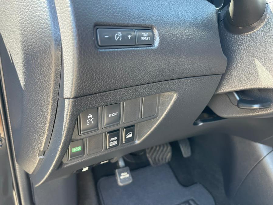 2016 Nissan Rogue AWD 4dr SV, available for sale in South Windsor, Connecticut | Mike And Tony Auto Sales, Inc. South Windsor, Connecticut 2016 Nissan Rogue AWD 4dr SV, available for sale in South Windsor, Connecticut | Mike And Tony Auto Sales, Inc. South Windsor, Connecticut
